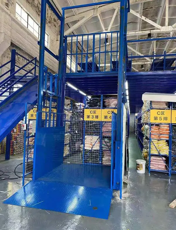 warehouse-goods-lift-11