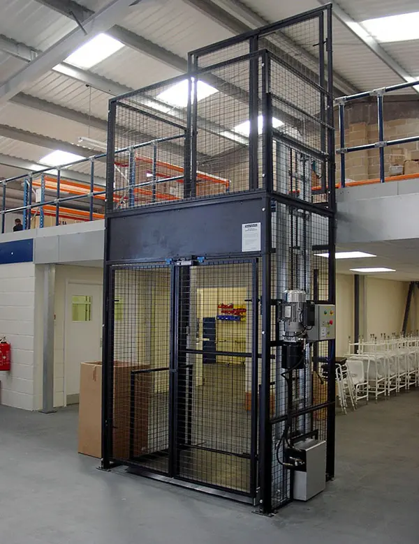 warehouse-goods-lift-17