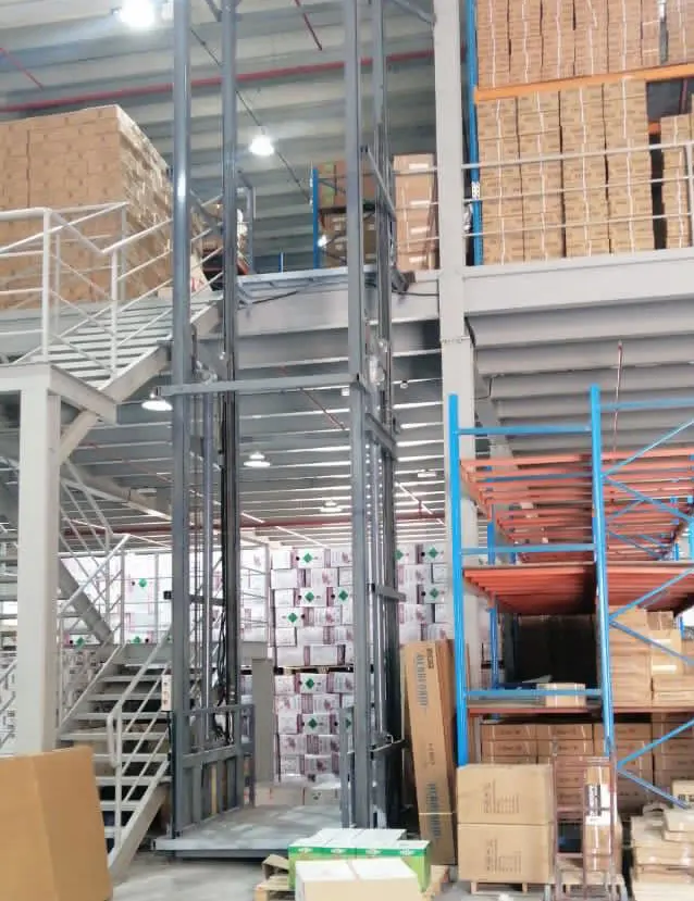 warehouse-goods-lift-19