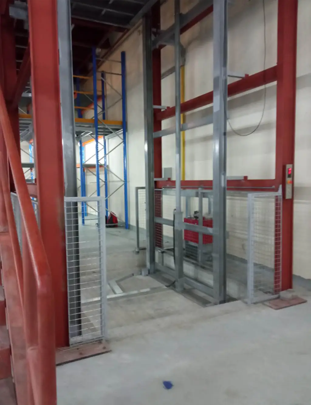 Goods-Lift-3
