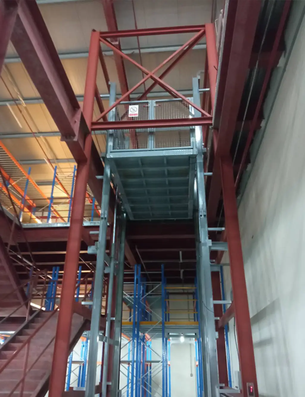 Goods-Lift-4