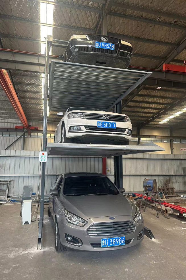 Hydraulic Cargo Lift